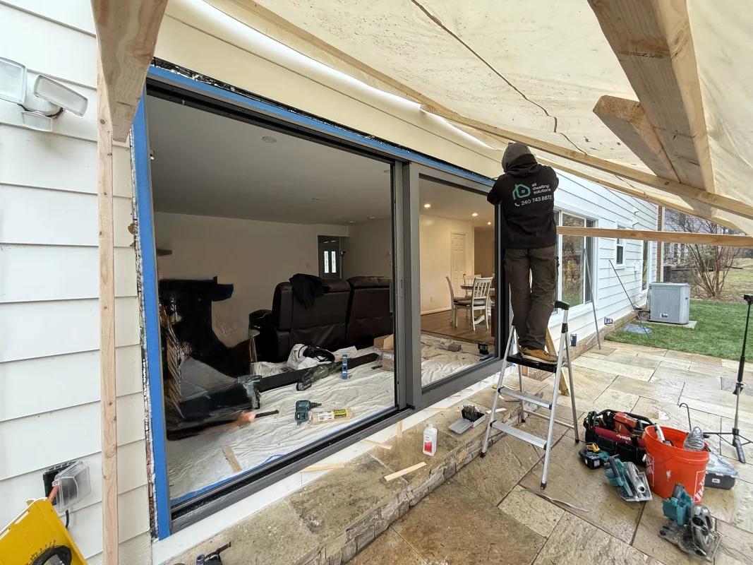 European OKNOPLAST Aluminum Sliding Patio Door gallery photo.